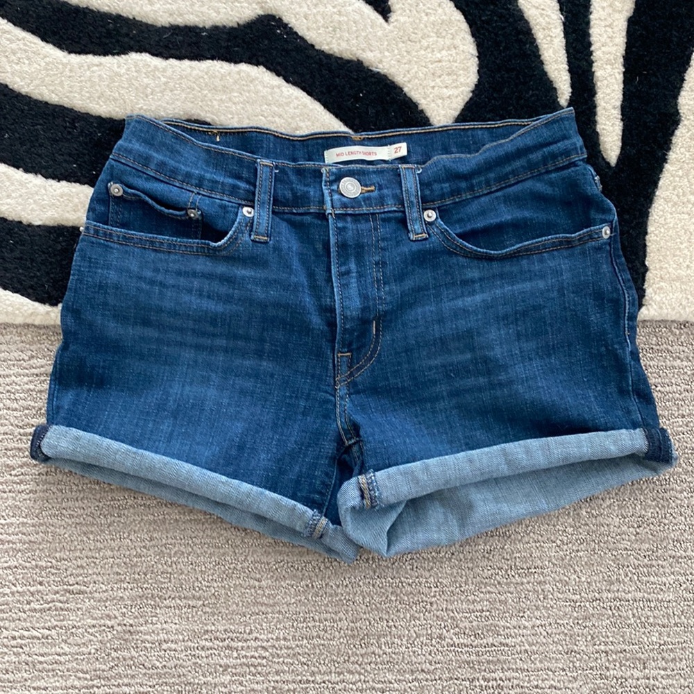 Levi Mid Length Short